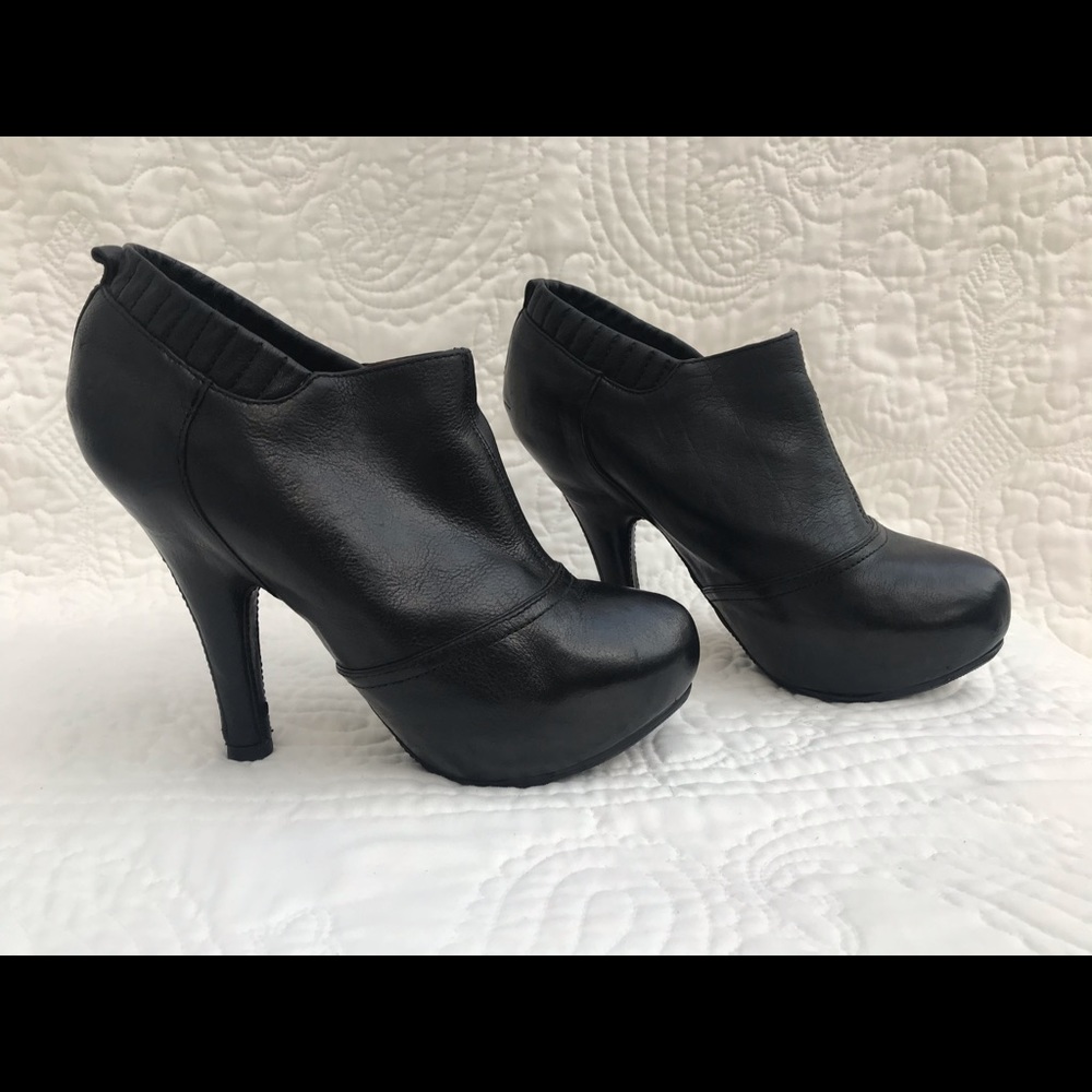 Frye Liz stiletto booties sz7